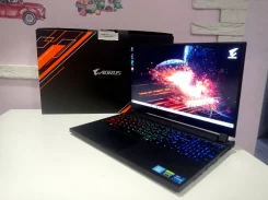 Gigabyte Aorus 5. 15.6", ���� 1 024���, WiFi: 1, ����������� �� 3��. ����