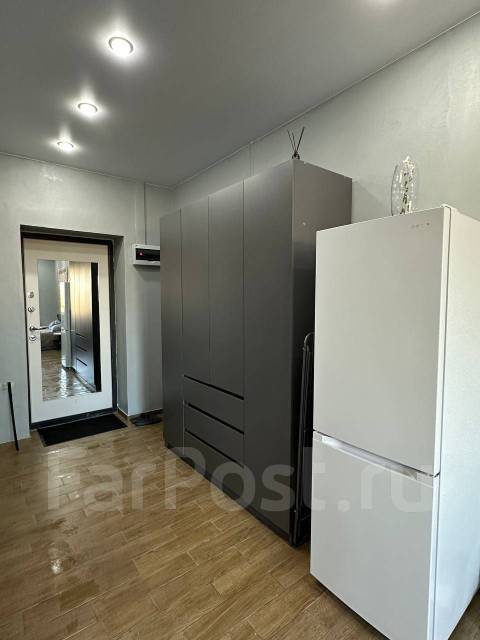 ������, ����� ������������ 64/2. ��������������, 30���.��., 6/7 ���� ����