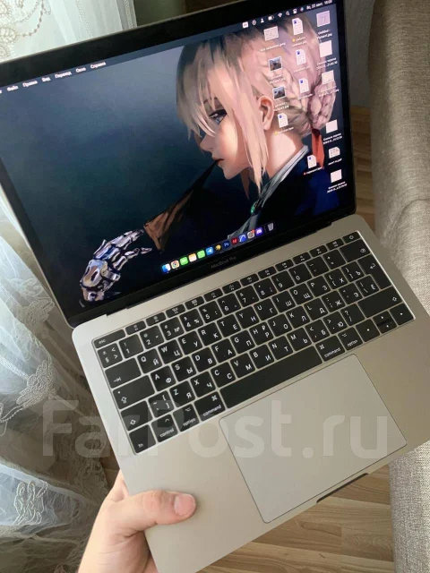 Apple MacBook Pro 13 2017 Mid. 13.3", 2,3����, ��� 8 ��, ���� 256���, WiFi: 1, Bluetooth: 1 ����