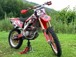 Honda CRF 250R. 250����. ��., ��������, ���, � �������� ����