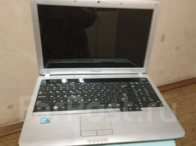 Toshiba Satellite L40. 15.6", WiFi: 1, Bluetooth: 1 ����