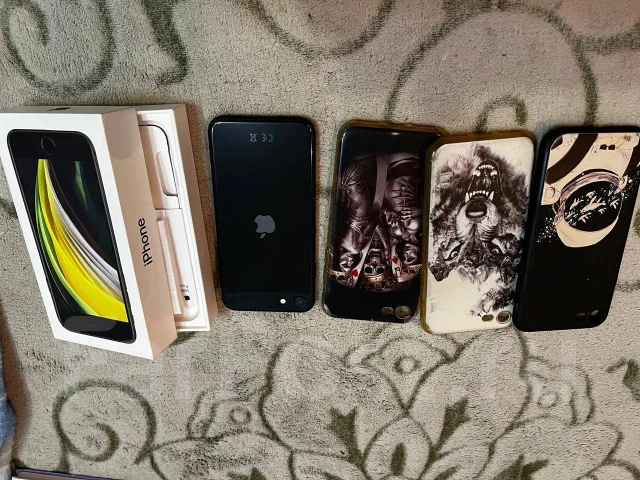 Apple iPhone SE 2020. �/� ����