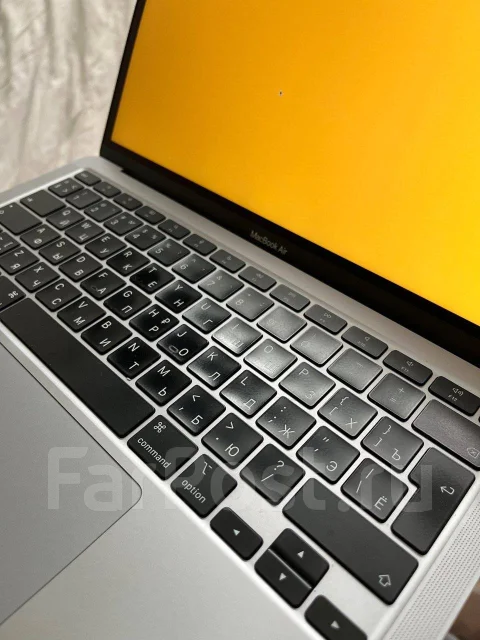Apple MacBook Air. 13.3", ��� 16 ��, ���� 256���, WiFi: 1, Bluetooth: 1, ����������� �� 11��. ����