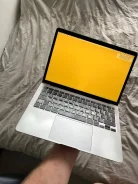 Apple MacBook Air. 13.3", ��� 16 ��, ���� 256���, WiFi, Bluetooth, ����������� �� 11��. ����