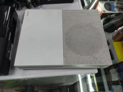 Microsoft Xbox One S ����