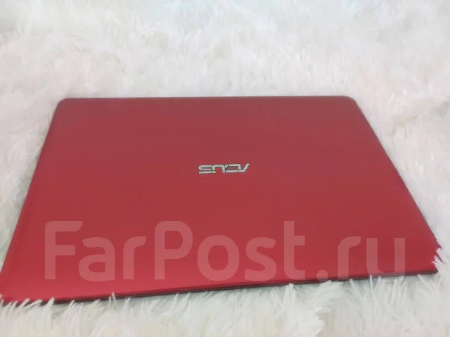 Asus. 15.6", 2����, ��� 4 ��, ���� 512���, WiFi: 1, Bluetooth: 1, ����������� �� 1��. ����