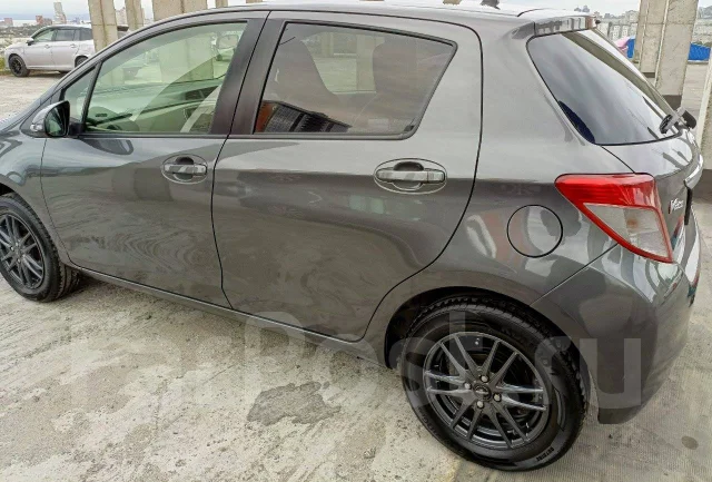 Toyota Vitz. 4wd, 1.3 (95��.�.), ������, 200����. �� ����