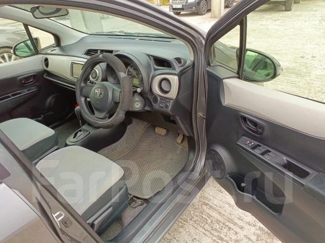Toyota Vitz. 4wd, 1.3 (95��.�.), ������, 200����. �� ����