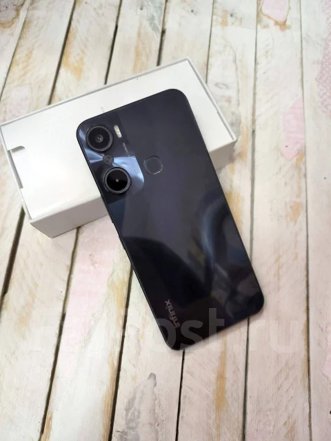 Honor 10. �����, 128 ��, �������, ������, 5G, NFC ����