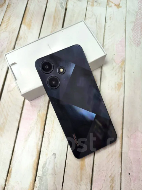 Honor 10. �����, 128 ��, �������, ������, 5G, NFC ����