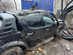 Mitsubishi L200 ����