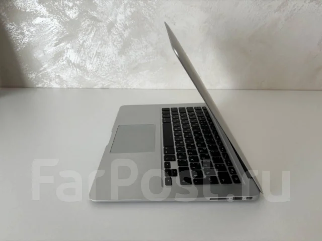 Apple MacBook Air 13 2017 Mid. 1,8����, ��� 8 ��, ���� 256���, WiFi: 1, Bluetooth: 1, ����������� �� 12��. ����