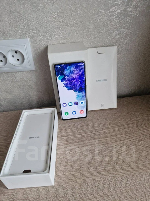 Samsung Galaxy S20 FE. �/�, 128 ��, �����, 3G, 4G LTE, Dual-SIM, NFC ����