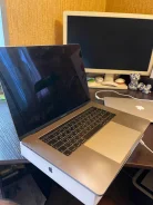 Apple MacBook. 15.4", 2,3����, ��� 8 ��, ���� 512���, WiFi: 1, Bluetooth: 1 ����