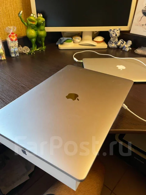 Apple MacBook. 15.4", 2,3����, ��� 8 ��, ���� 512���, WiFi: 1, Bluetooth: 1 ����