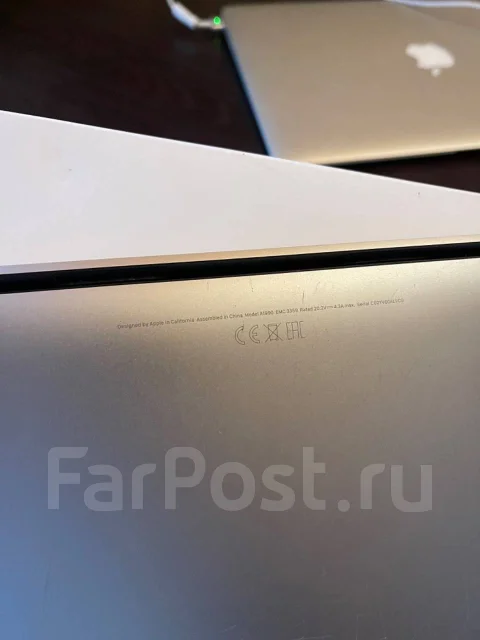 Apple MacBook. 15.4", 2,3����, ��� 8 ��, ���� 512���, WiFi: 1, Bluetooth: 1 ����