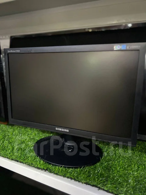 Samsung. 19", ���������� �� (LCD, LED, QLED) ����