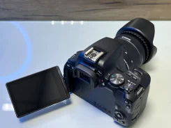 Canon EOS 250D Kit ����