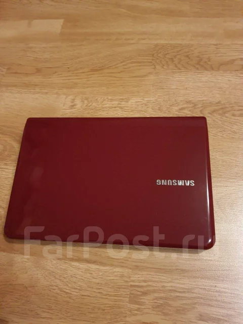 Samsung NC110. 10.1", 1,6����, ��� 2048 ��, ���� 282���, WiFi: 1, Bluetooth: 1, ����������� �� 8��. ����