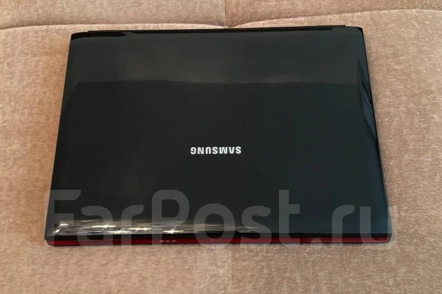 Samsung R560. 15", 2,3����, ��� 3072 ��, ���� 230���, WiFi: 1, Bluetooth: 1 ����