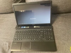 Sony VAIO VPC-EH2M1R. 15", 2,4����, ��� 4 ��, ���� 320���, WiFi, Bluetooth, ����������� �� 2��. ����