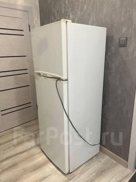 Холодильник, б/у, в наличии. Цена: 5 000₽ во Владивостоке