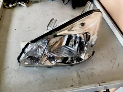 ���� ����� �� Toyota Premio AZT240, NZT240, ZZT240, ZZT245 20426 811502B800 ����