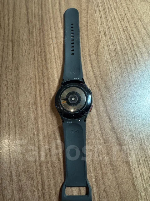 Samsung Galaxy Watch4. IP68 ����