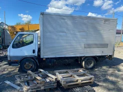 Mitsubishi Fuso Canter ����