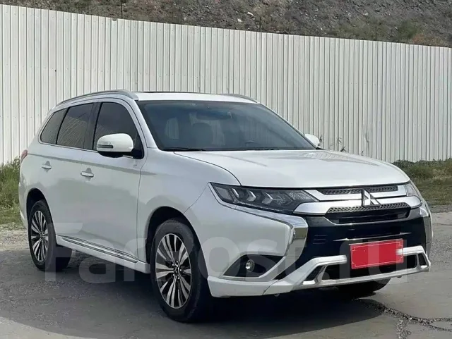 Mitsubishi Outlander. ��������, 4wd, 2.4 (166��.�.), ������, 33 000����. ��, �/�. ��� ����� �� ������������ ����