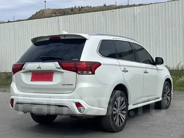 Mitsubishi Outlander. ��������, 4wd, 2.4 (166��.�.), ������, 33 000����. ��, �/�. ��� ����� �� ������������ ����