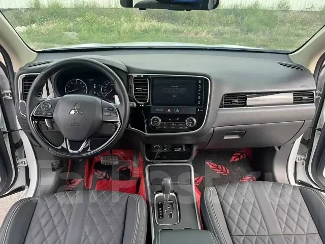 Mitsubishi Outlander. ��������, 4wd, 2.4 (166��.�.), ������, 33 000����. ��, �/�. ��� ����� �� ������������ ����