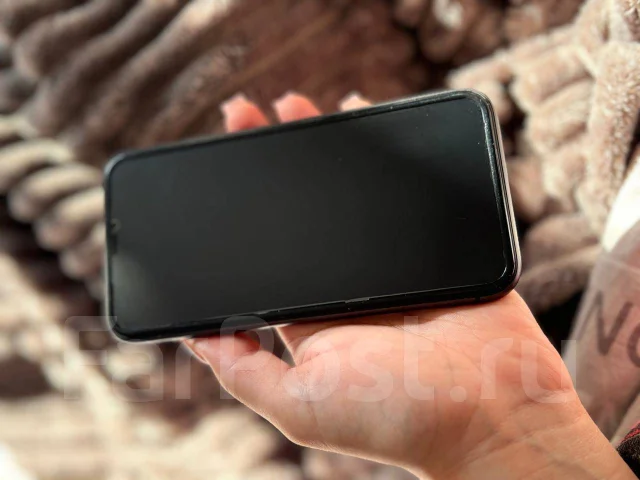 Apple iPhone 11. �/�, 64 ��, ������, 4G LTE ����