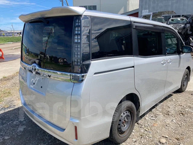 Toyota Voxy. ZRR85, 3ZRFAE ����