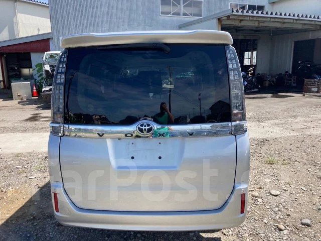 Toyota Voxy. ZRR85, 3ZRFAE ����