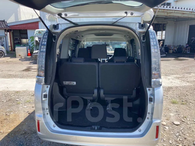 Toyota Voxy. ZRR85, 3ZRFAE ����