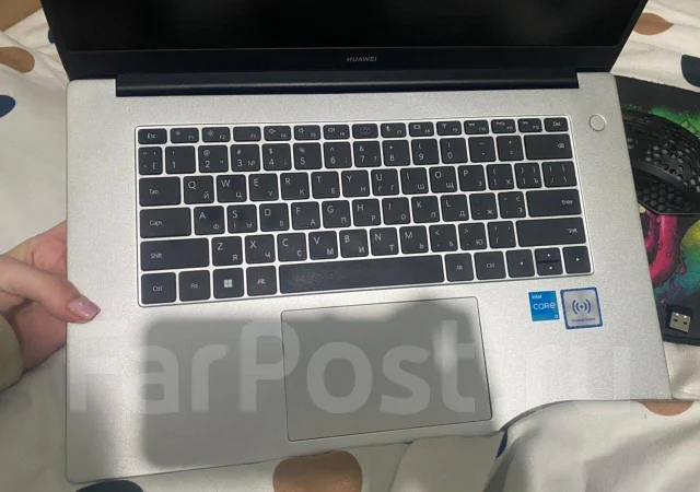 Huawei MateBook D 15. 15.6", ��� 256 �� � ������, ���� 512���, WiFi: 1, Bluetooth: 1, ����������� �� 10��. ����