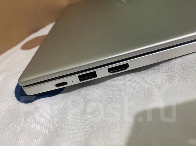 Huawei MateBook D 15. 15.6", ��� 256 �� � ������, ���� 512���, WiFi: 1, Bluetooth: 1, ����������� �� 10��. ����