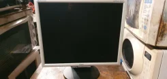 NEC. 19", ���������� �� (LCD, LED, QLED) ����