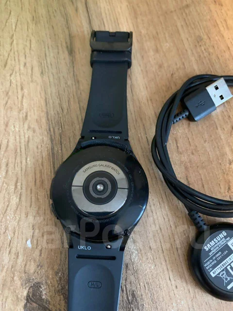 Samsung Galaxy Watch4 Classic ����
