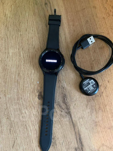 Samsung Galaxy Watch4 Classic ����