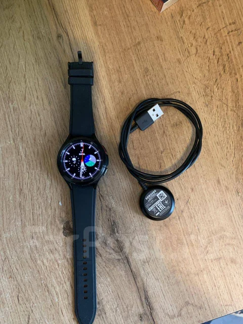 Samsung Galaxy Watch4 Classic ����