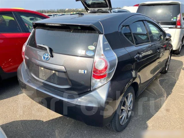Toyota Aqua. NHP102008841, 1NZ ����