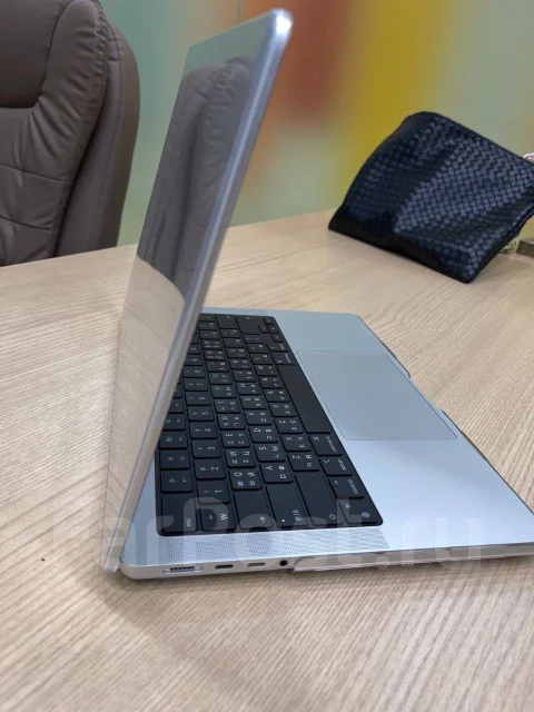 Apple MacBook Pro 14 2023. 14.2", ��� 32 ��, ���� 512���, WiFi: 1, Bluetooth: 1 ����
