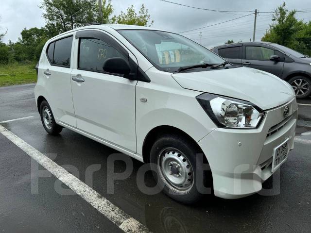 Daihatsu Mira e:S.   