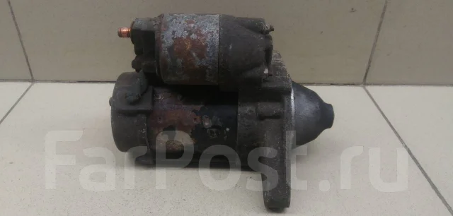 ������� Toyota Yaris 2005-2011 281000J031 ����