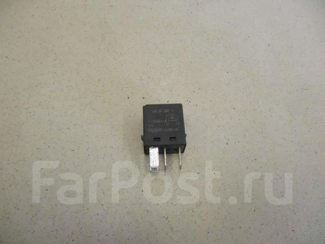 ���� Mitsubishi Carisma (DA) 1999-2003 MB953382 ����