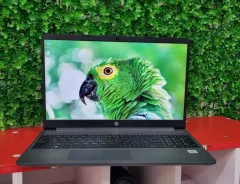 HP 15s. 15.6", 1,2����, ��� 8 ��, ���� 256���, WiFi: 1, Bluetooth: 1 ����