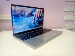Intel. 15.6", WiFi: 1, Bluetooth: 1, ����������� �� 3��. ����