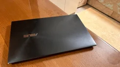 Asus ZenBook. 14", 1,2����, ��� 8 ��, ���� 233���, WiFi: 1, Bluetooth: 1, ����������� �� 6��. ����